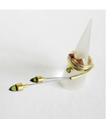 <em>Wildflower carpet trembler III - Wildflower Collection,</em> ring set, 18ct gold, peridot, steel. + Set of 3 -18 ct gold, with 2 pink tourmaline,18ct gold with bullet peridot, 1x 2mm sterling silver 4 in total, size N, no 0849.