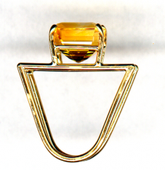 <em>Fulfilment V –-Homage to Klimt, </em>ring, 18ct gold, orange citrine, 3.0 x 2.5 x 0.8cm, no 0974c.
