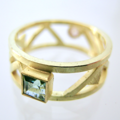 <em>Nuda Veritas IV - Absolute Truth: Homage to Klimt, </em>ring, 18ct gold, cinnamon sapphire, blue tourmaline, size N, no 1298d.