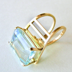 <em>Expectation IV - Homage to Klimt, ring, </em>18ct gold aquamarine 21.51cts, 2.8 x 2.5 x 2.7cm, no 1088b.