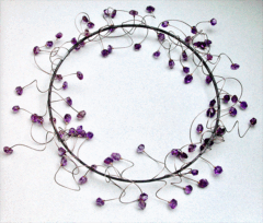 <em>Calythrix empetroides - Wildflower Collection,</em> neckring, oxidized silver, amethyst, goldplated silver, steel, 30 x 30 x 4cm, no 1455.
